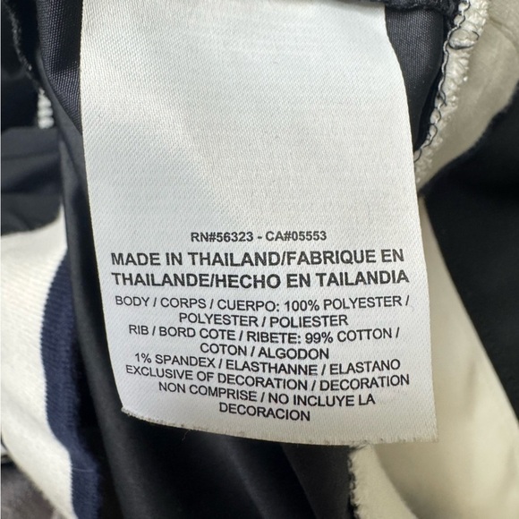 Nike Sportswear Cropped Track Jacket Size XL Activewear Sporty - Picture 15 of 15